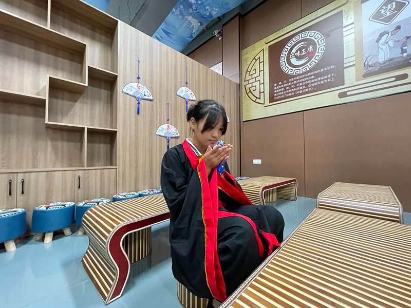 邵陽市五里牌小學(xué)“民族團(tuán)結(jié)話中秋”活動在玖味中醫(yī)藥膳研學(xué)實(shí)踐教育基地順利舉行