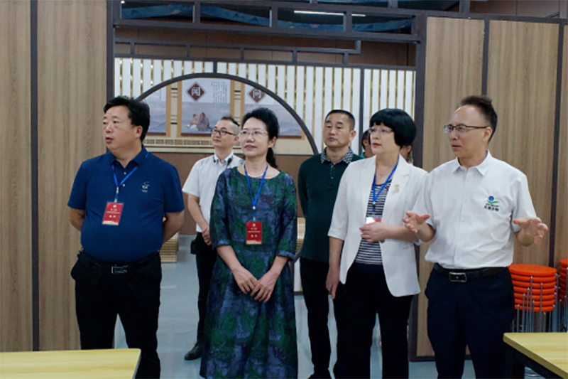 “邵陽(yáng)紅”中醫(yī)藥膳科普教育研學(xué)基地在天香生物產(chǎn)業(yè)園啟動(dòng)