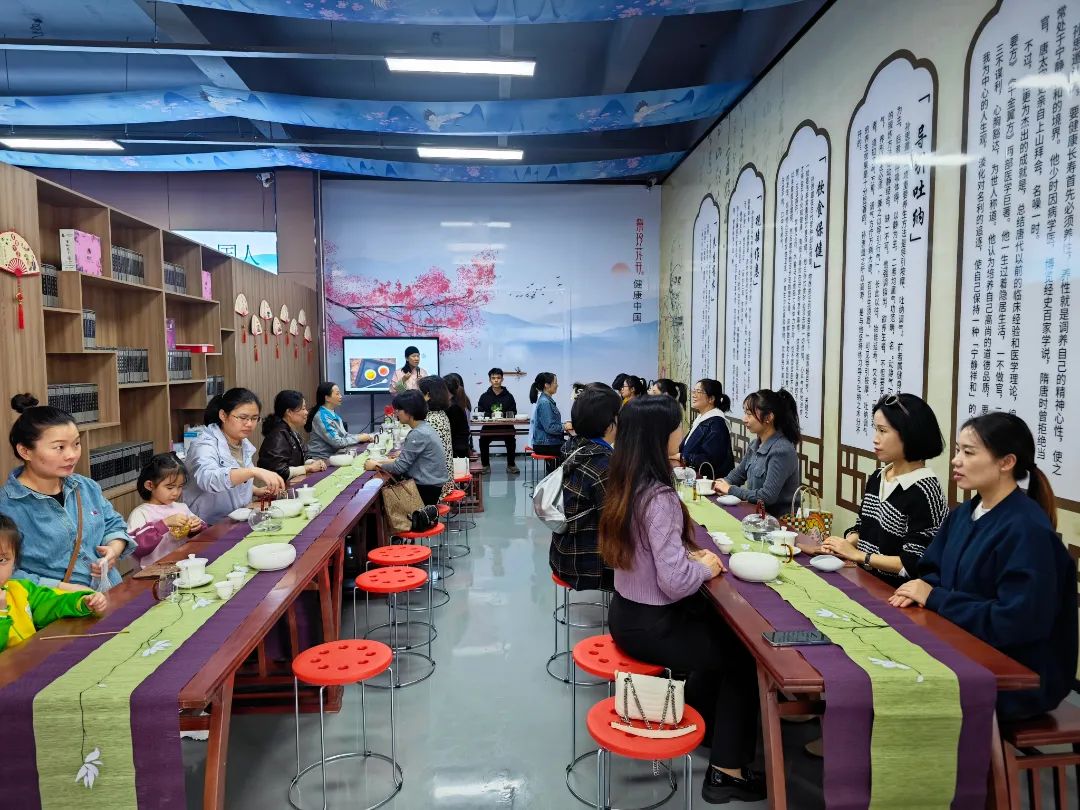 邵陽(yáng)學(xué)院附屬第二醫(yī)院團(tuán)建秋游拓展活動(dòng)在天香生物紫色健康產(chǎn)業(yè)園盛大啟航