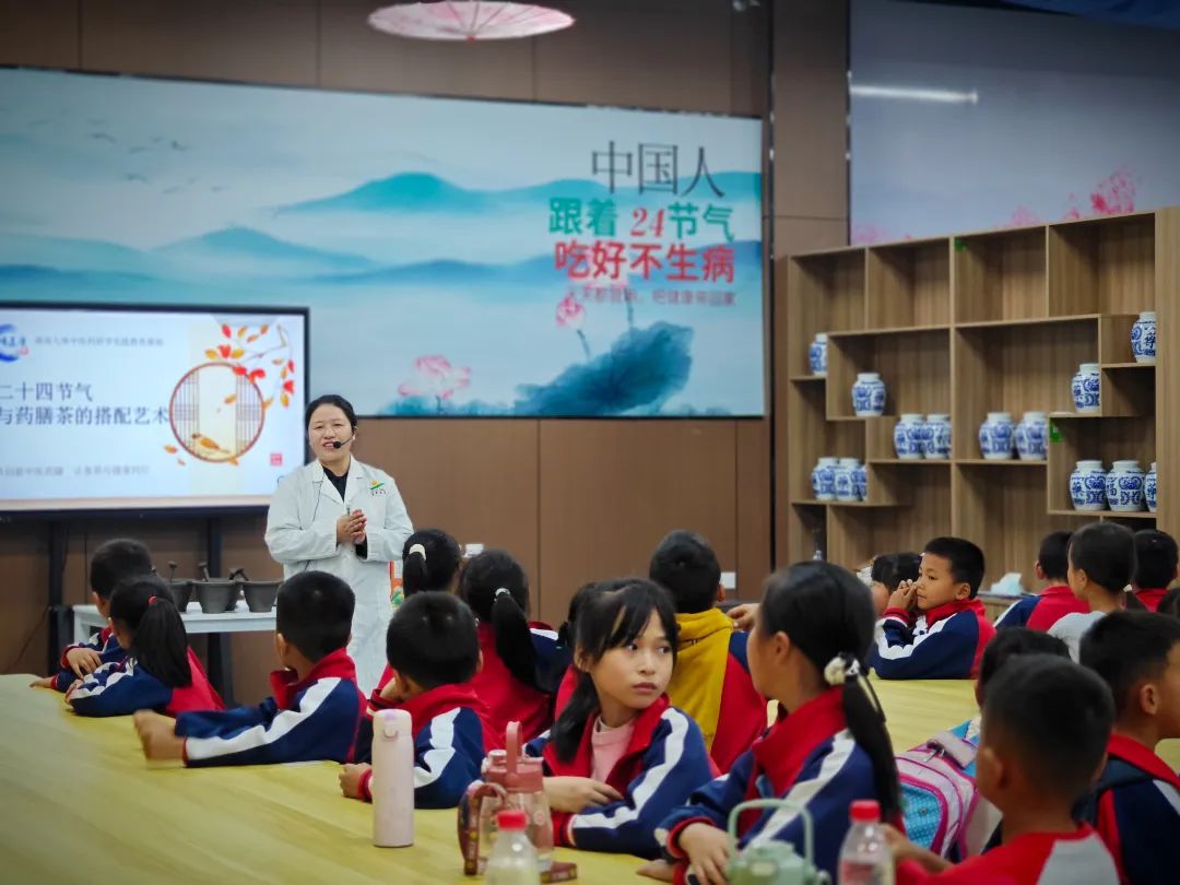 雙清區(qū)“愛心護(hù)航，助夢(mèng)成長(zhǎng)”