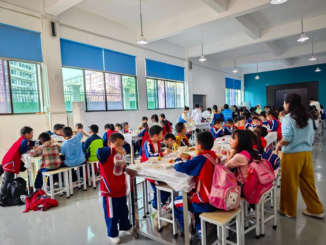 雙清區(qū)“愛心護(hù)航，助夢(mèng)成長(zhǎng)”