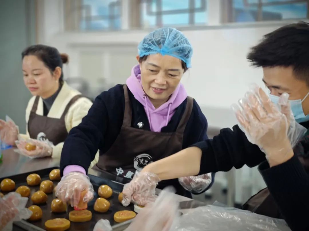 “財(cái)信人壽邵陽(yáng)中支工會(huì)活動(dòng)”在天香大健康產(chǎn)業(yè)園圓滿舉行